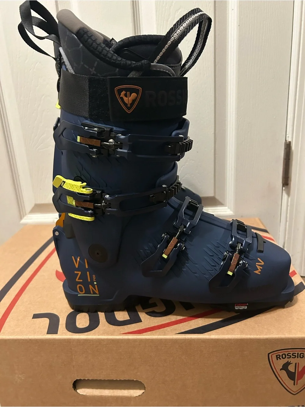 Rossignol Vizion 4B 120 MV GW Mens Size 27.5 Ski Boots NEW 25/26